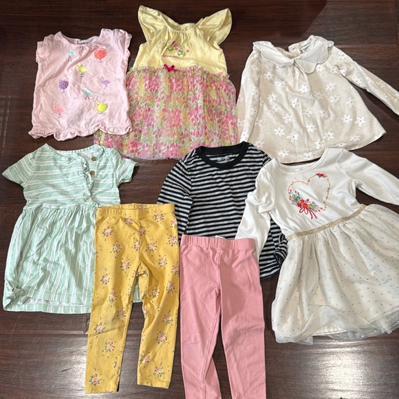 Bundle of 8 toddler girls clothes size 24 months / 2T

In good condition. - Picture 1 of 16